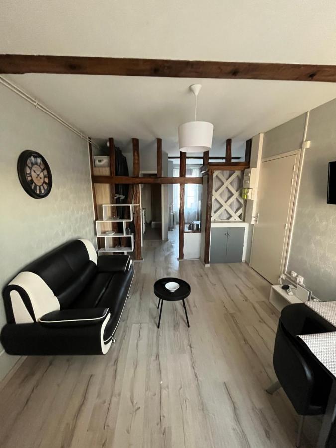 Saint Martin Apartamento Troyes Exterior foto
